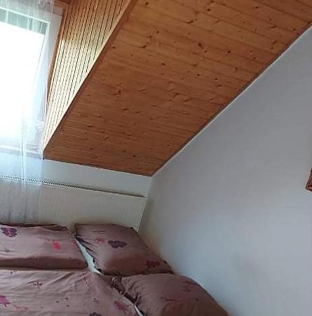 Отель Badacsonyi Pihenes Privat Berlemeny Бадачоньтомай Экстерьер фото