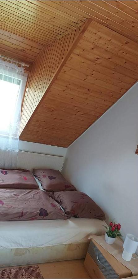 Отель Badacsonyi Pihenes Privat Berlemeny Бадачоньтомай Экстерьер фото