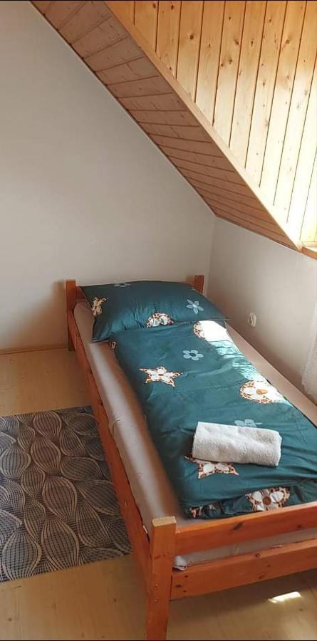 Отель Badacsonyi Pihenes Privat Berlemeny Бадачоньтомай Экстерьер фото